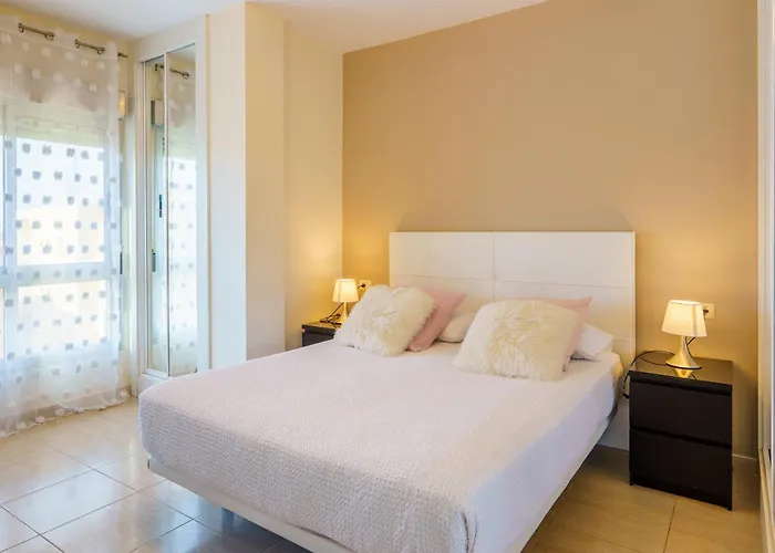 Cozy Canadas Flat - Terrace & Pool Apartman *